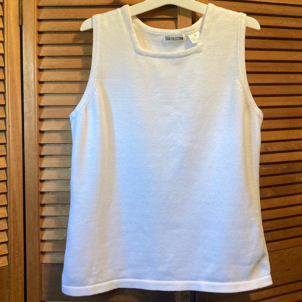 Tian Collection White Knit Sleeveless Shell